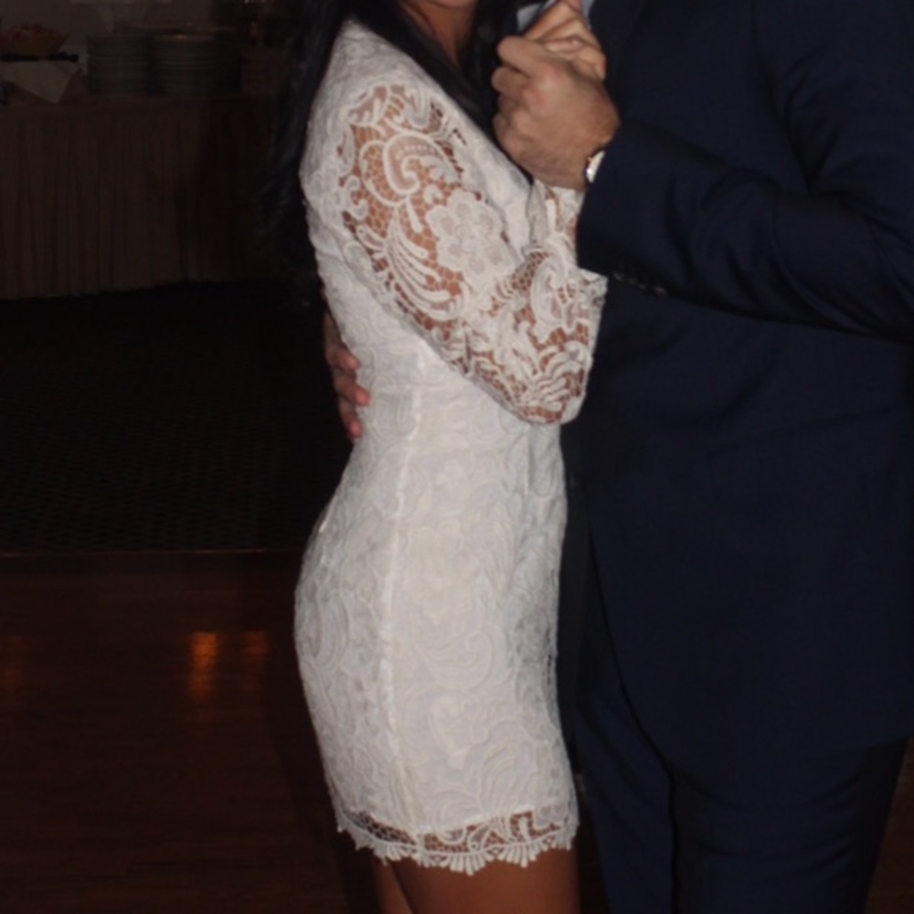 The Jetset Diaries ivory lace mini dress - Picture 3 of 4